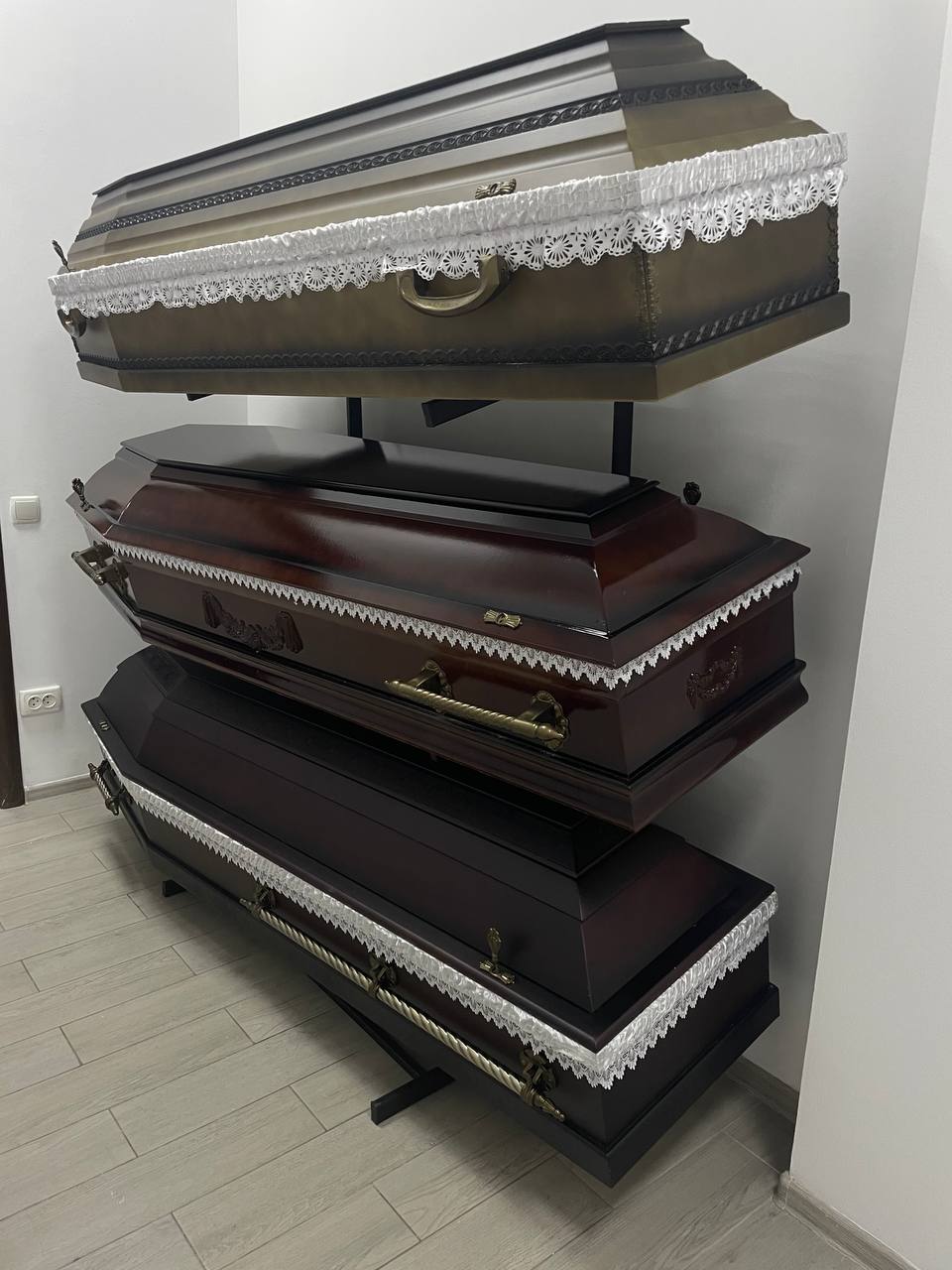 Разные виды гробов